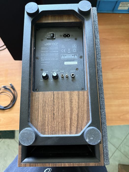 Subwoofer aktywny Jamo S808 Orzech