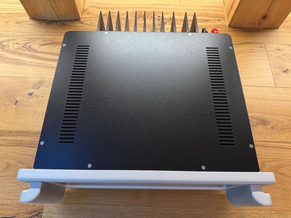 Американський підсилювач потужності Spectral DMA 260