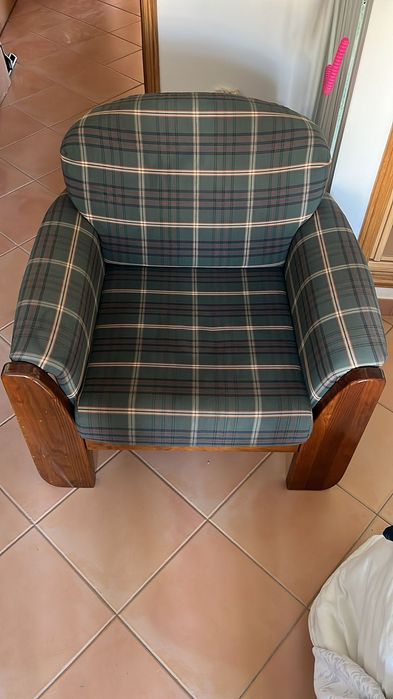 Sofá cama (3 lugares) e poltrona