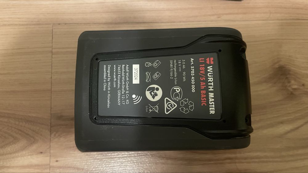 Dwie baterie wurth M-Cube 5Ah 18V + stacja ładujaca