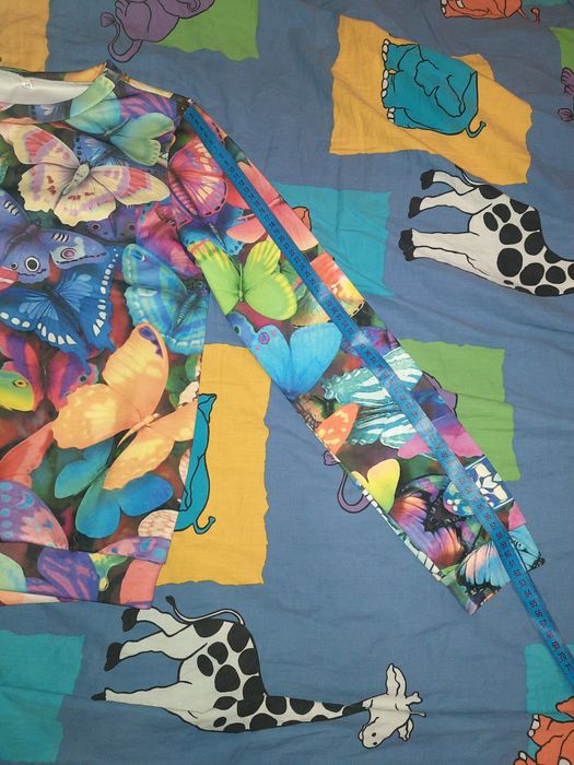 Свитшот очень красивый нарядный кофта