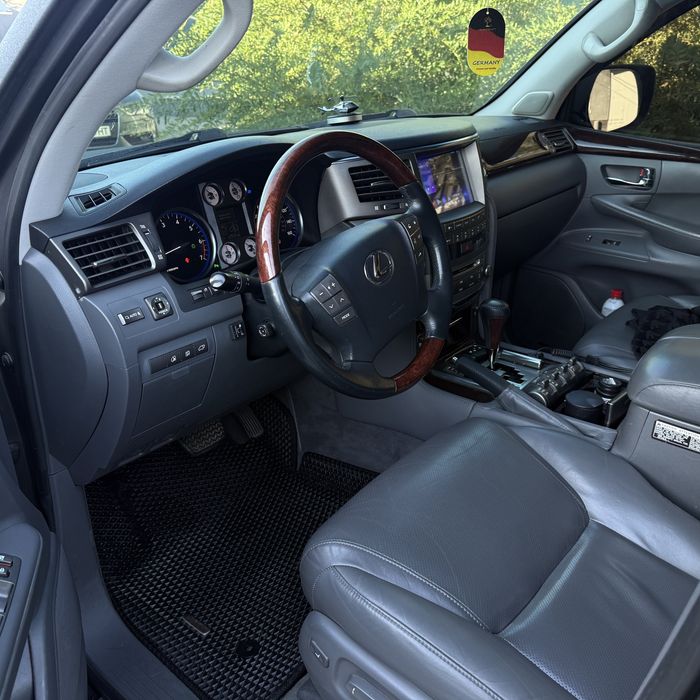 Lexus LX 570 2010