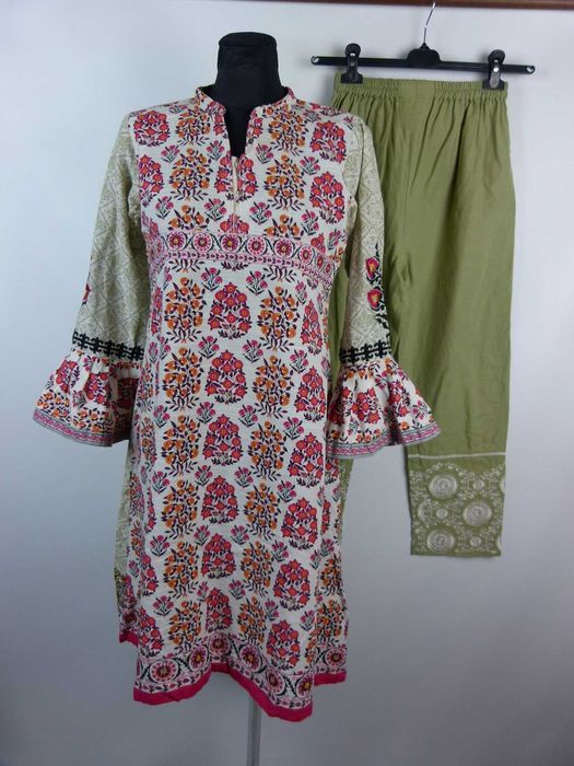 tradycyjny strój hinduski Indie / S