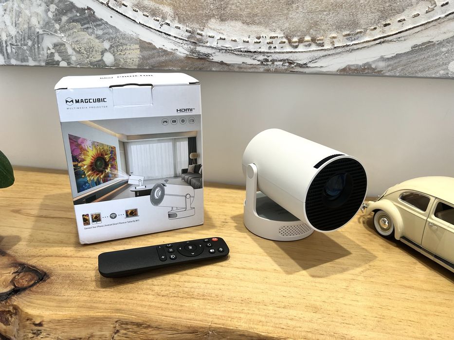 Projetor HY300 Pro+ – Compacto e Versátil Novo