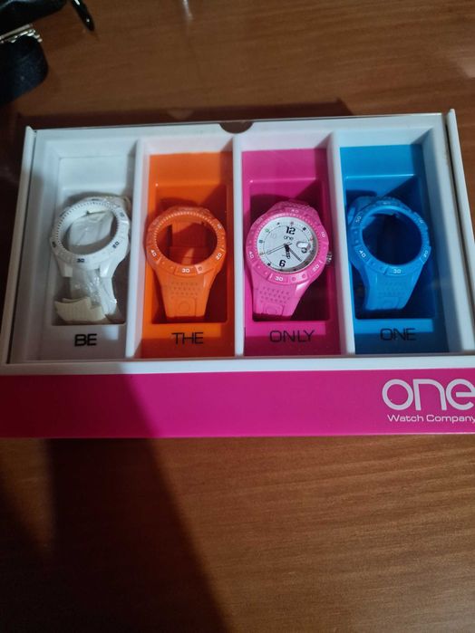 Relógio One Watch Company multi color