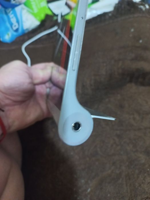 Планшет  йога  в идеальном состоянии в пленке