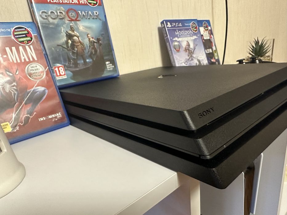 Продам ps4pro 1tb.