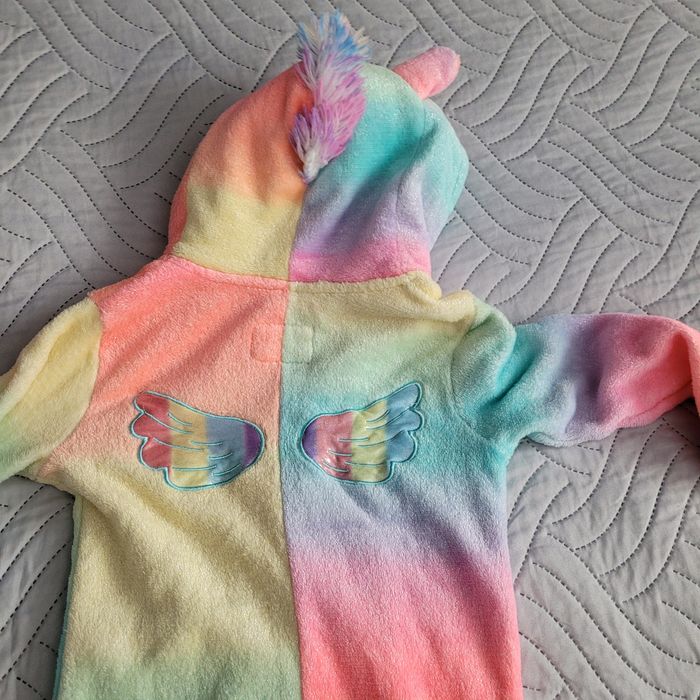 Piżama ,pajacyk jednorożec rozm 122