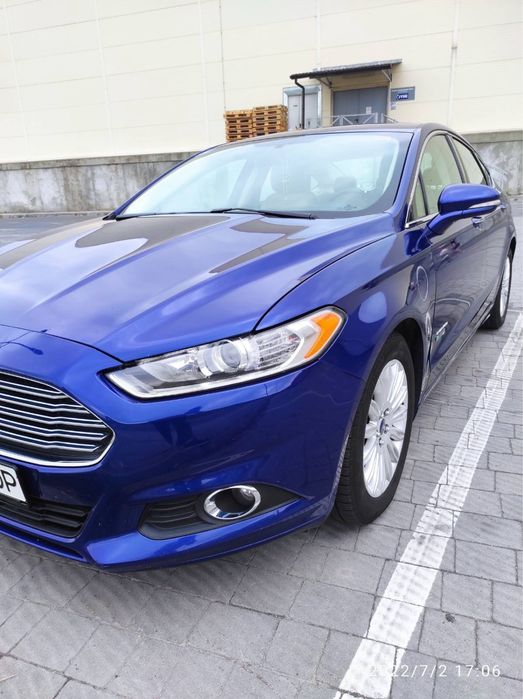 Ford fusion energy plug-in