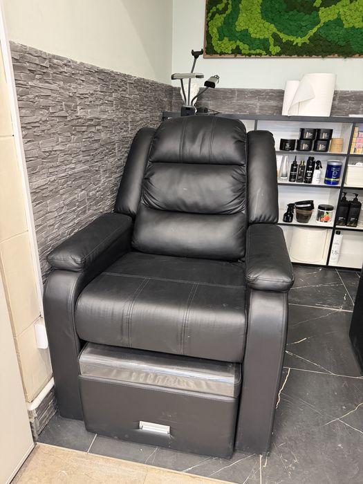Sprzedam 2 fotele do pedicure – stan bardzo dobry