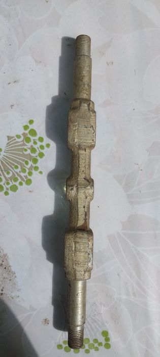 Вісь верхнього ричага Москвіч 412