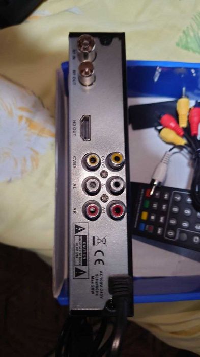 Цифровий ТВ-тюнер DVB-T2 MEGOGO M8 (стан нового, повний комплект)