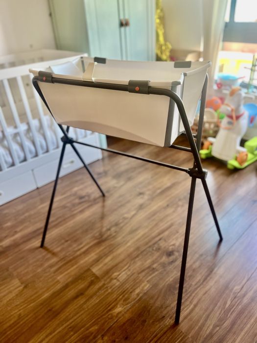 Banheira Stokke Flexi Bath com suporte e redutor