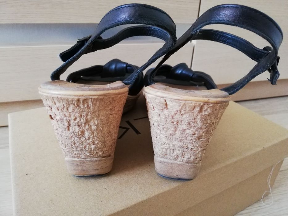 Sandały na koturnie skóra naturalna Lasocki r. 38