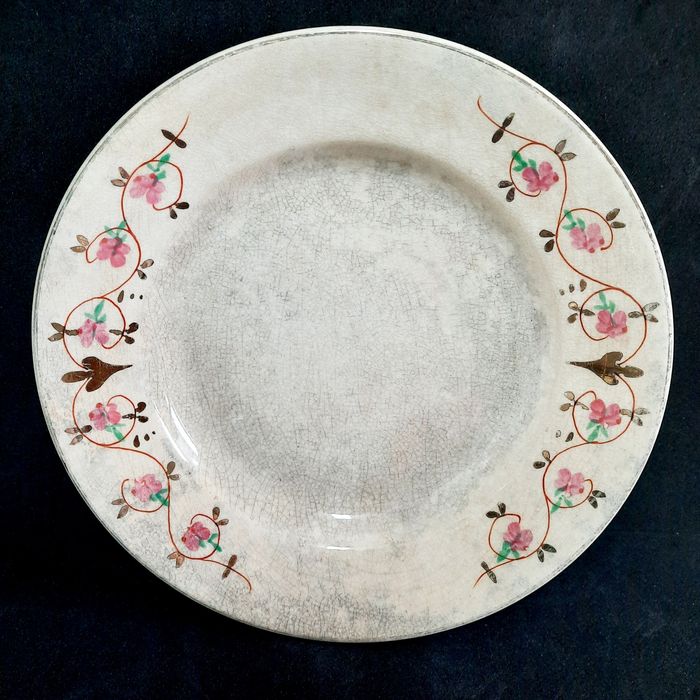 Antigo prato de Loiça de Sacavém/chorão. Prato Lufaro/Lusitânia