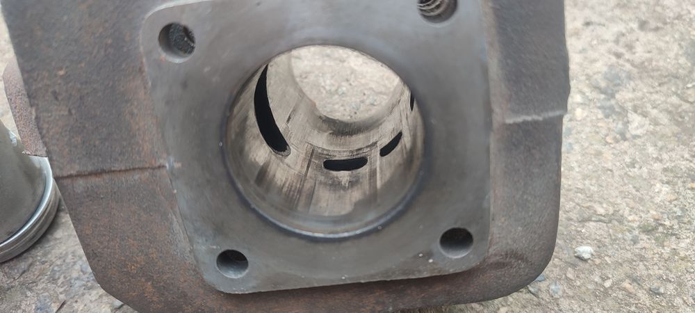 Цилиндр и поршень 50куб Honda Dio