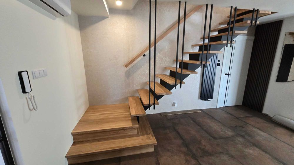 Schody , balustrady ,parapety ,blaty , drzwi z drewna