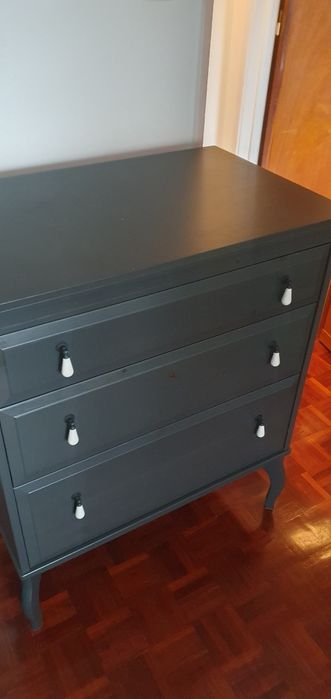 Cómoda Ikea cinzenta 3 gavetas