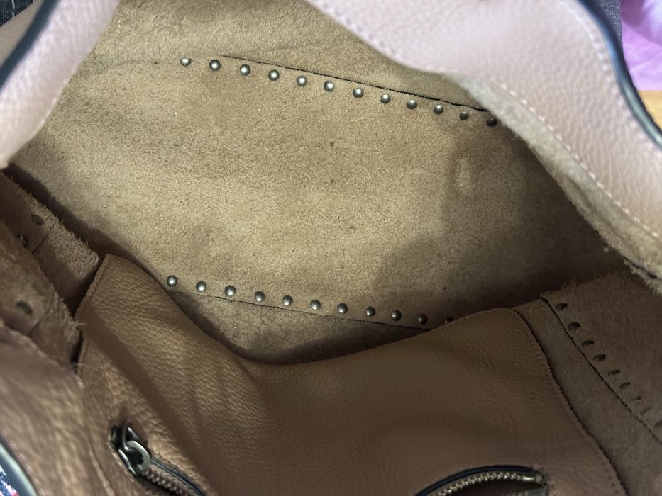 Сумка Valentino Garavani Guitar Rockstud Rose/Tan