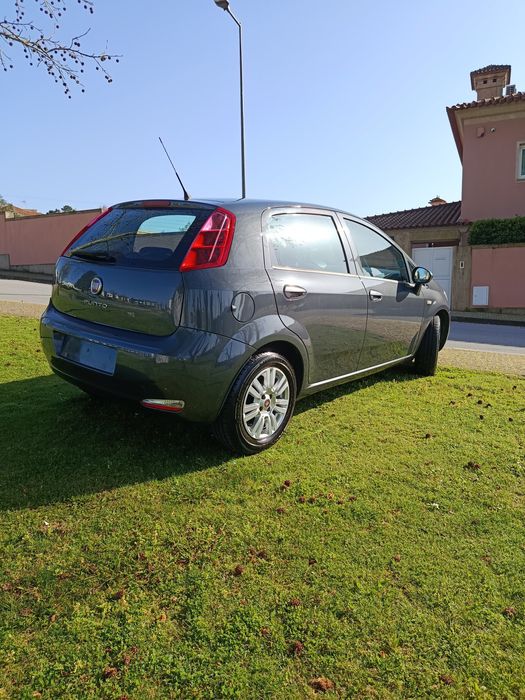 1.3 MultiJet 95cv 2017 Nacional • Económf
Fiat Punto 1.3 MultiJet 95cv 2017 Nacional • Ec