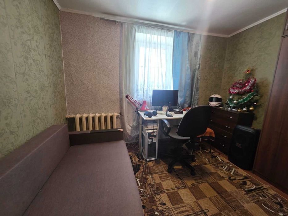 Будинок в районі 8 школи