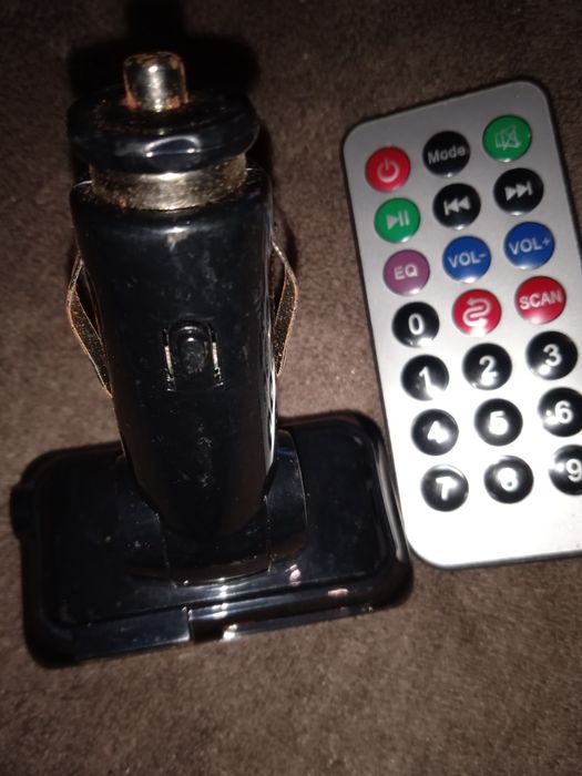 Mp3 auto e leitor de cartões e pen