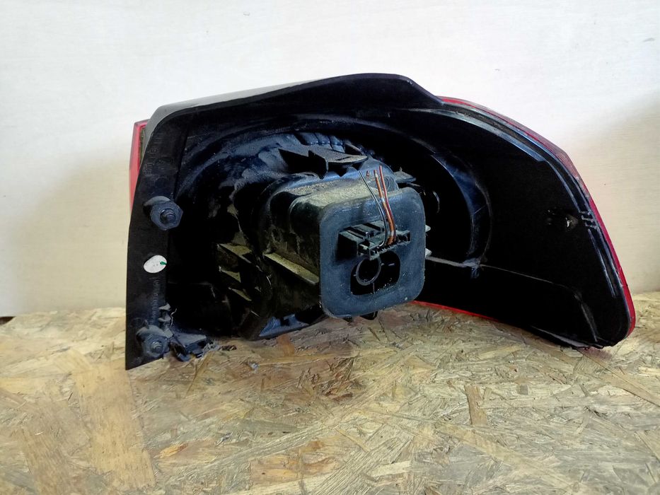 VW Volkswagen Golf 6 VI lampa tył tylna prawa lewa hatchback oryginał