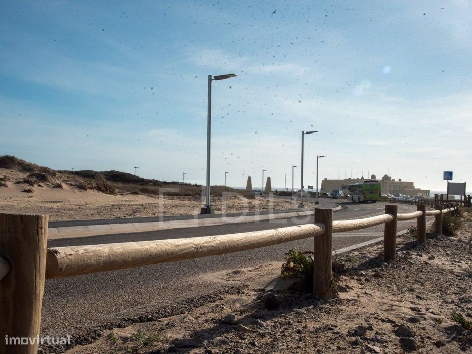 Moradia T4 Cascais e Estoril, em construção com amplo terreno