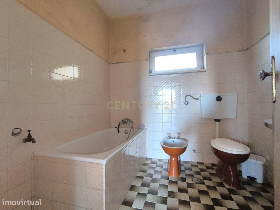 Casa para Recuperar em Bragança com Vista para a Montanha
