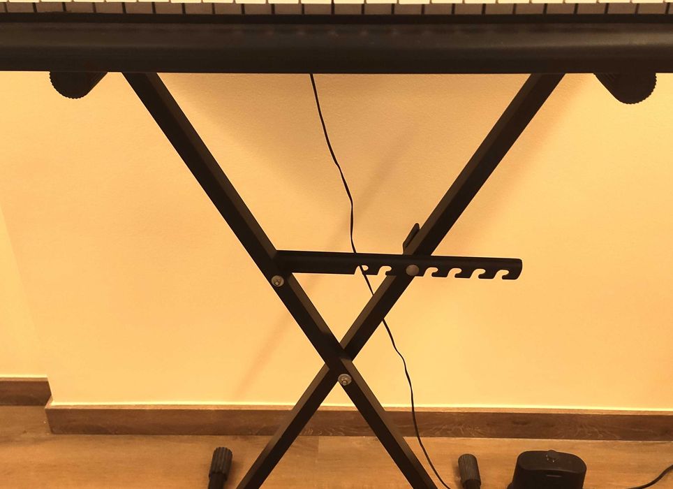 Teclado Yamaha PSR E413