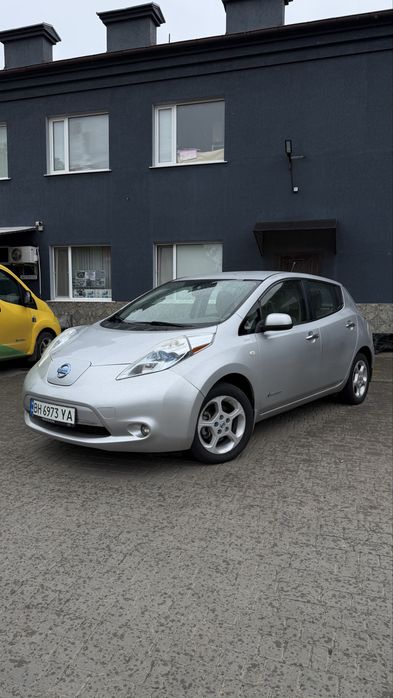 Продам nissan leaf 2012 хватает на 50-60км