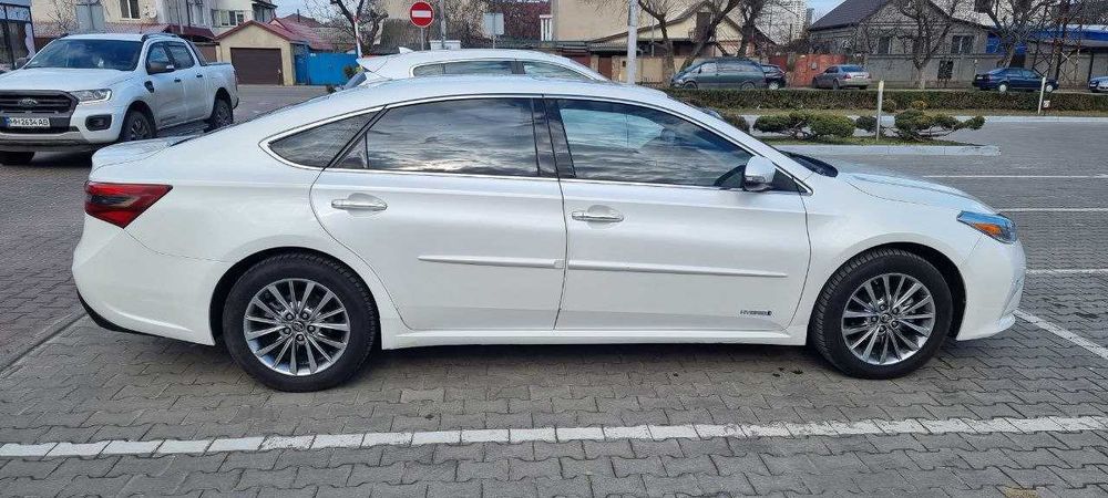 Toyota Avalon Hybrid LIMITED 2016