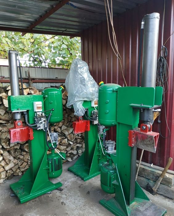 Дровоколи гідравлічний.