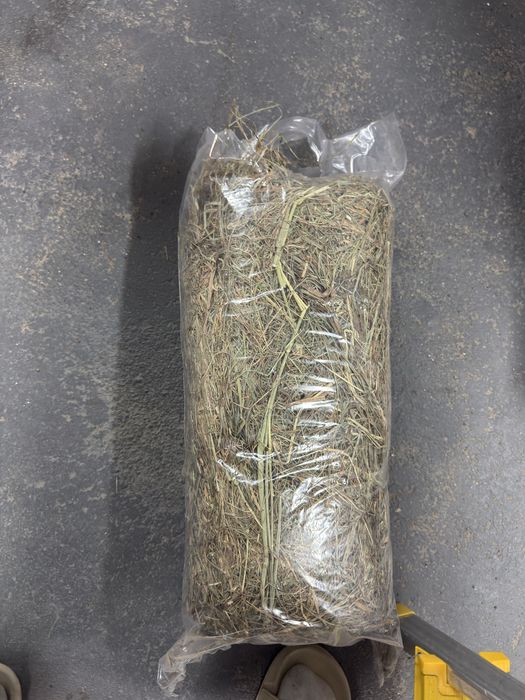 Napoczeta paczka siana