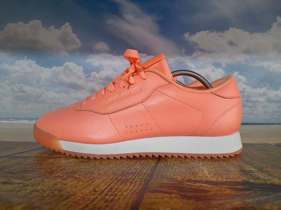 Reebok Classic оригінал жіночі шкіряні кросівки