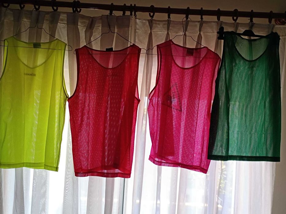 Conjunto Desporto 68 Coletes + Saco Mikasa 58€