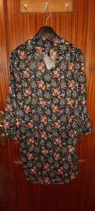 Vestido com tema floral