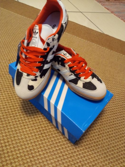 adidas samba og vermelha e beje
