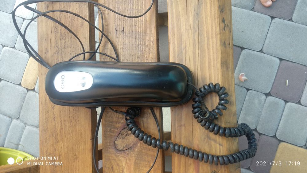 Продам, обменяю стационарные телефоны.