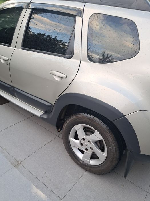 Продам Рено Дастер 4×4 дізель в хорошому стані.