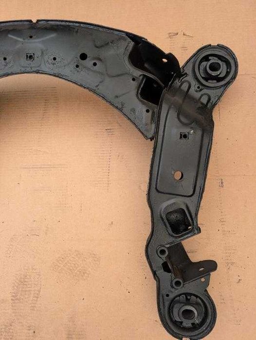 Sanki belka trawers przód przednie Audi A6 C6