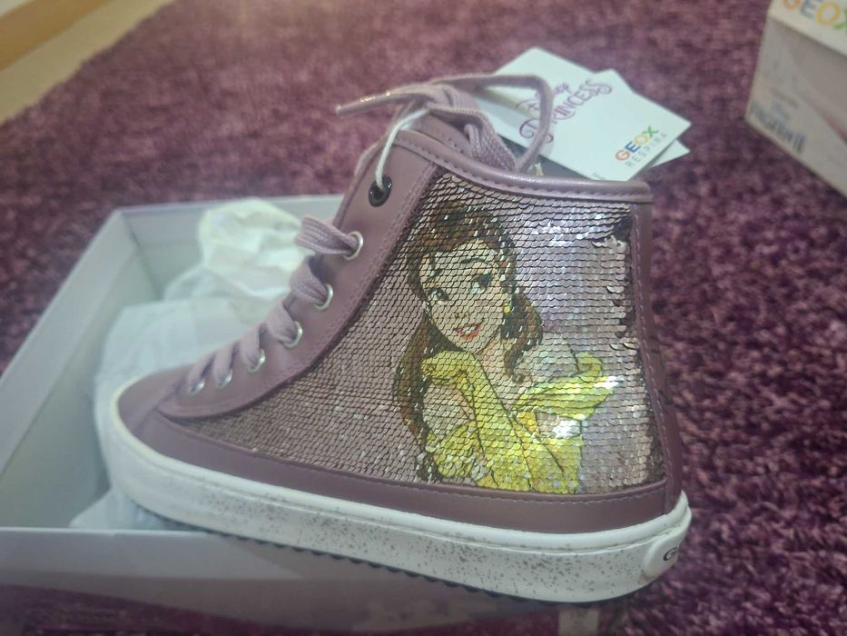 Sapatilha e botas geox menina nova com luz