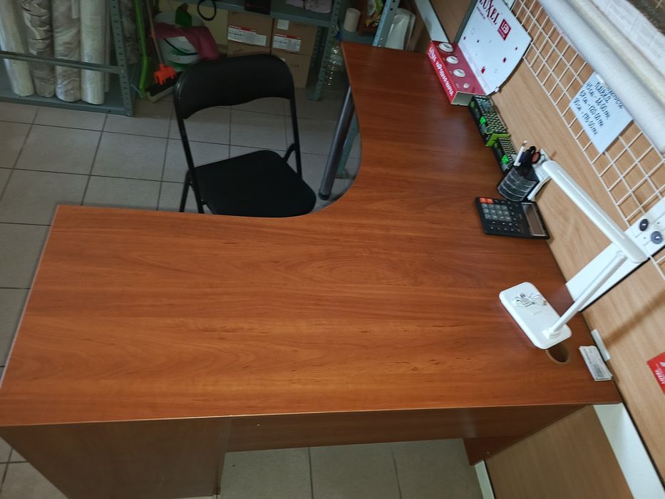 Письмовий стіл. Офісний стіл. Кутовий стіл.