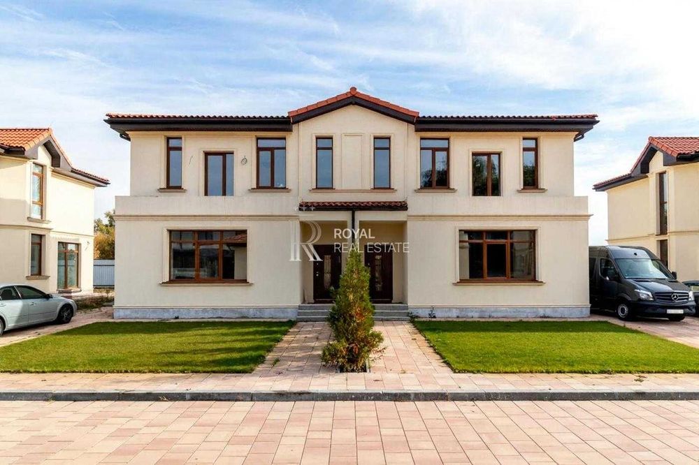 Продаж Будинок Підгірці КМ «ФОНТАН» 4 кімнати 145 м² 3 сотки Панорамні вікна Тераса Басейн Закрита територія Паркінг на 2 авто
