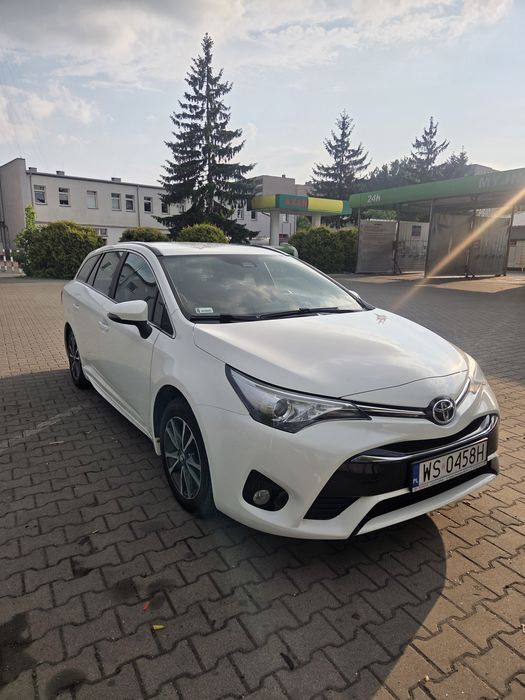 Toyota avensis t27 2017