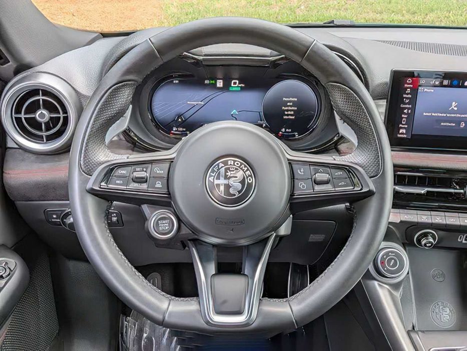 Alfa Romeo Tonale      2024