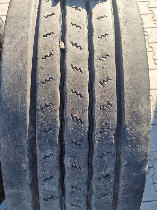 Koła koło Opony przód Uniroyal DH40 315/70 R 22.5 Komplet