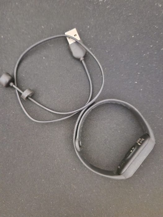 Relógio Fitbit com cabo