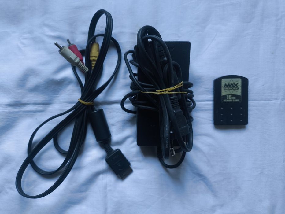 PlayStation 2 Slim + Extras