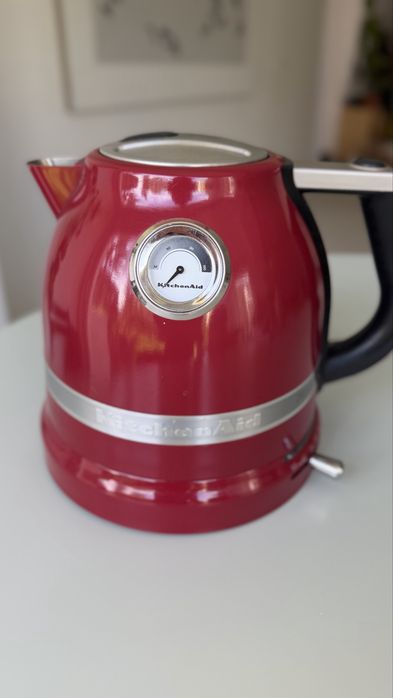 Czajnik elektryczny KitchenAid Artisan 1,5 l, czerwony (Empire Red)